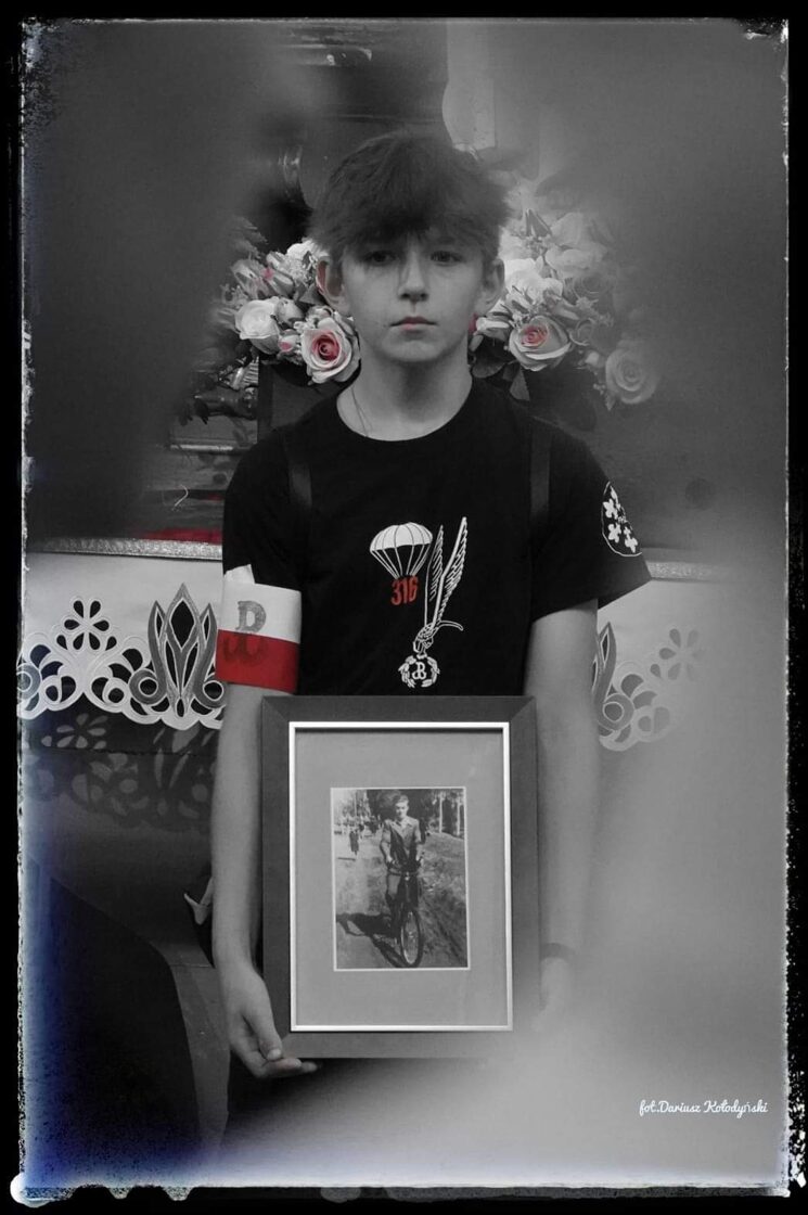 harcerz_z_portretem_Tygrysa.jpg